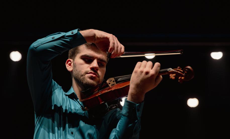 Mais de 1,3 mil pessoas assistem ao Concerto da Orquestra Sinfônica do Paraná com obras de Prokofiev