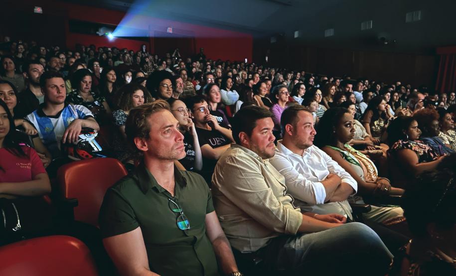 Balé Teatro Guaíra lota duas apresentações em Jacarezinho e emociona público do 20º Festival EnCena