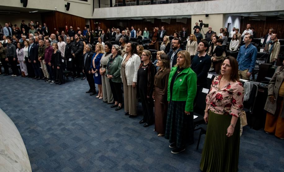 Assembleia Legislativa homenageia os 140 anos do Teatro Guaíra