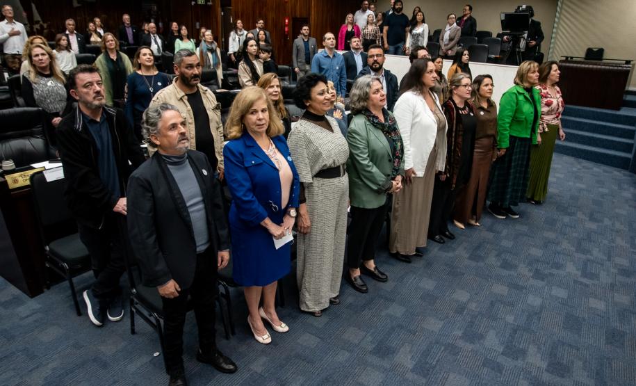 Assembleia Legislativa homenageia os 140 anos do Teatro Guaíra