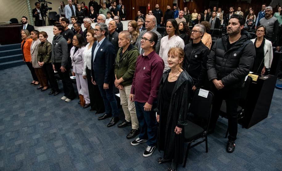 Assembleia Legislativa homenageia os 140 anos do Teatro Guaíra