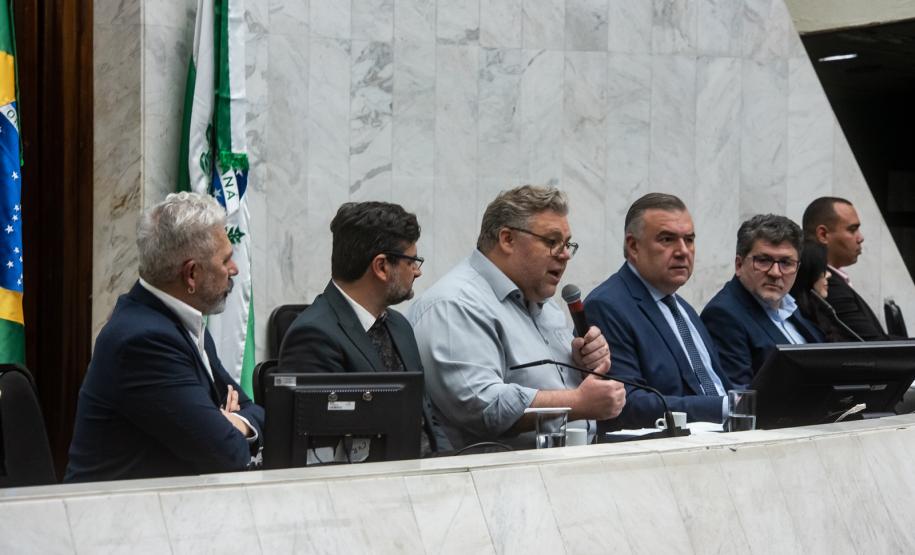 Assembleia Legislativa homenageia os 140 anos do Teatro Guaíra
