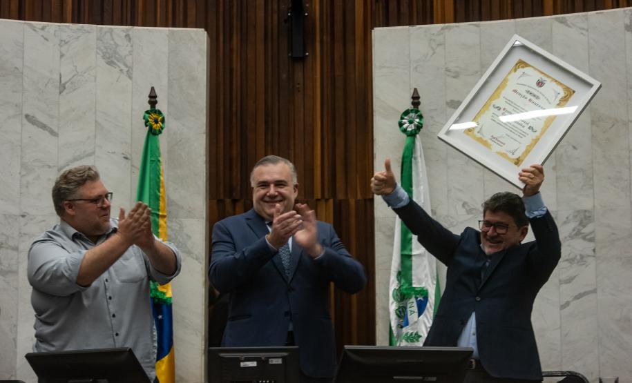 Assembleia Legislativa homenageia os 140 anos do Teatro Guaíra