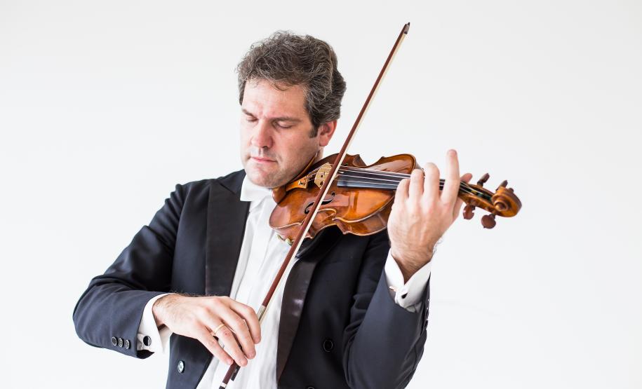 Orquestra Sinfônica do Paraná interpreta obras de Shostakovich e Elgas com convidados no Guairão