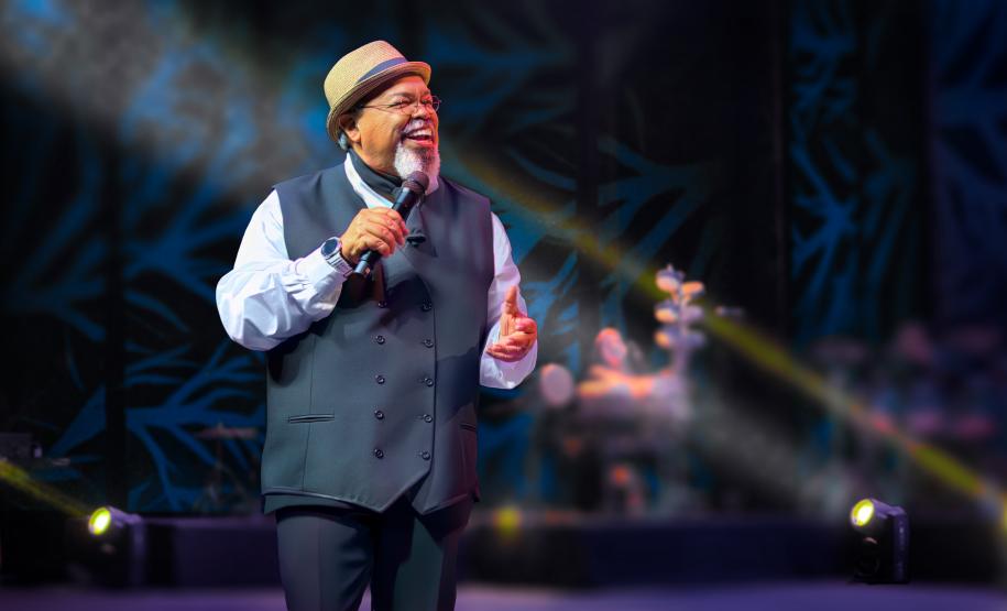 Passeio pela obra do artista: "Jorge Aragão 50 anos de Poesia", em apresentação única e gratuita