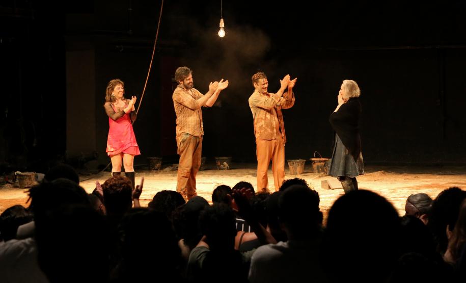 "Tom na Fazenda" no Guairinha: Sucesso internacional completa oito anos em cartaz