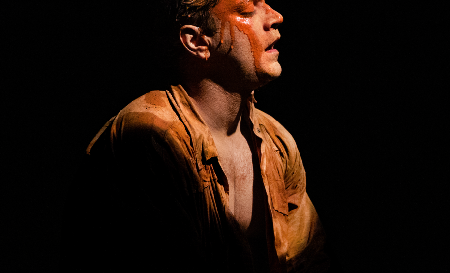 "Tom na Fazenda" no Guairinha: Sucesso internacional completa oito anos em cartaz