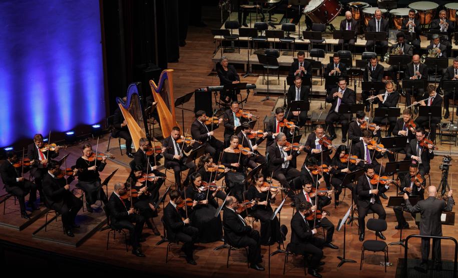 Apresentação do concerto de 40 anos da Orquestra Sinfônica do Paraná.