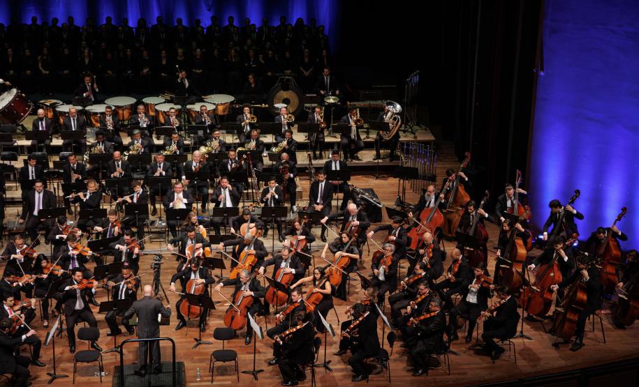 Apresentação do concerto de 40 anos da Orquestra Sinfônica do Paraná.