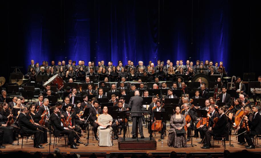 Apresentação do concerto de 40 anos da Orquestra Sinfônica do Paraná.