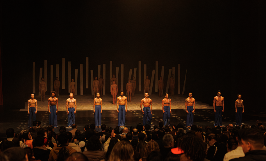 Espetáculo "Contraponto" do Balé Teatro Guaíra