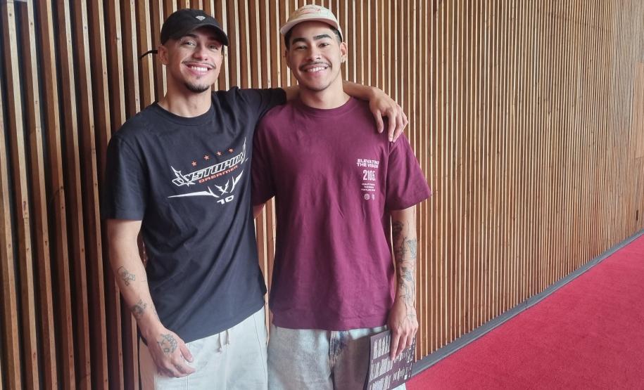 Emoção e despedida marcam concerto da Orquestra Sinfônica do Paraná que teve como tema a amizade