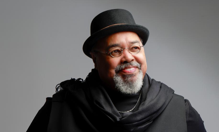 Passeio pela obra do artista: "Jorge Aragão 50 anos de Poesia", em apresentação única e gratuita