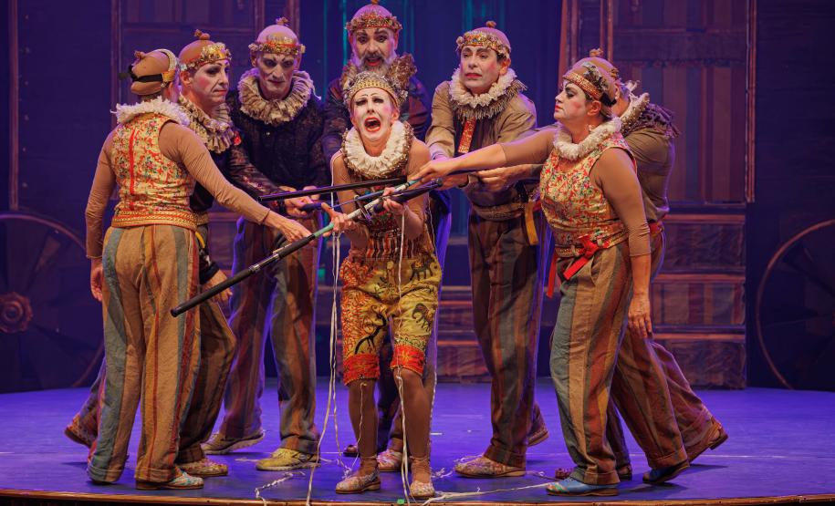 A G2 Cia de Dança Teatro Guaíra levará o espetáculo “GAG – Uma livre adaptação de Heinrich Von Kleist sobre o Teatro de Marionetes” ao Festival de Dança de Londrina, no dia 07 de outubro.