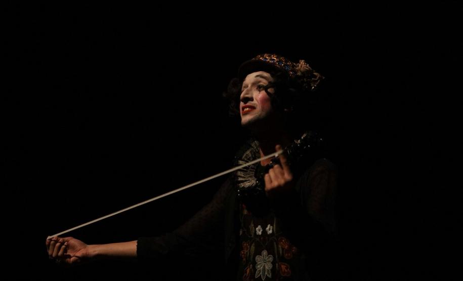 G2 Cia. de Dança encerra 35º Festival de Dança de Cascavel com teatro lotado.