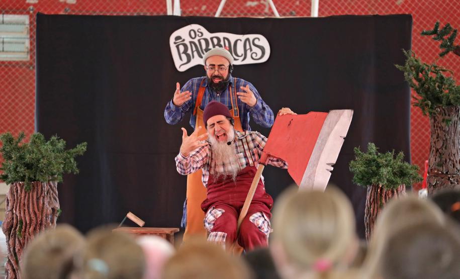 "Os Lenhados" espetáculo para crianças aborda temas como ganância, natureza e esperança