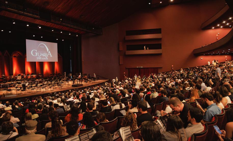 Emoção e despedida marcam concerto da Orquestra Sinfônica do Paraná que teve como tema a amizade