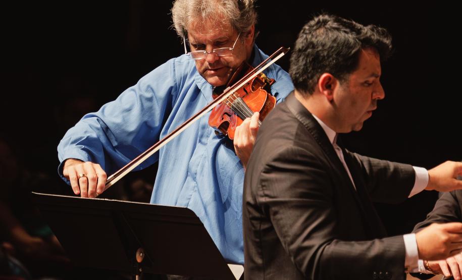 Emoção e despedida marcam concerto da Orquestra Sinfônica do Paraná que teve como tema a amizade