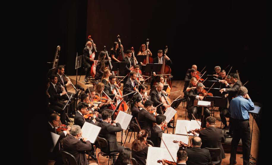 Emoção e despedida marcam concerto da Orquestra Sinfônica do Paraná que teve como tema a amizade