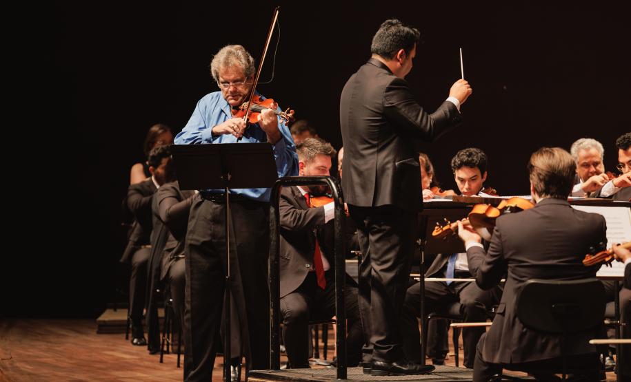 Emoção e despedida marcam concerto da Orquestra Sinfônica do Paraná que teve como tema a amizade