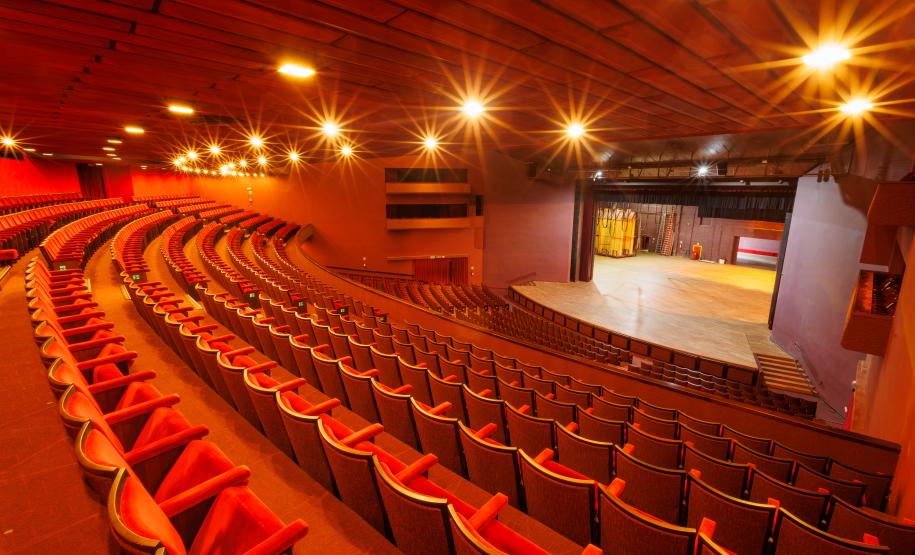 Teatro Guaíra é indicado ao Prêmio Cenym 2025 como melhor casa de espetáculos do Brasil
