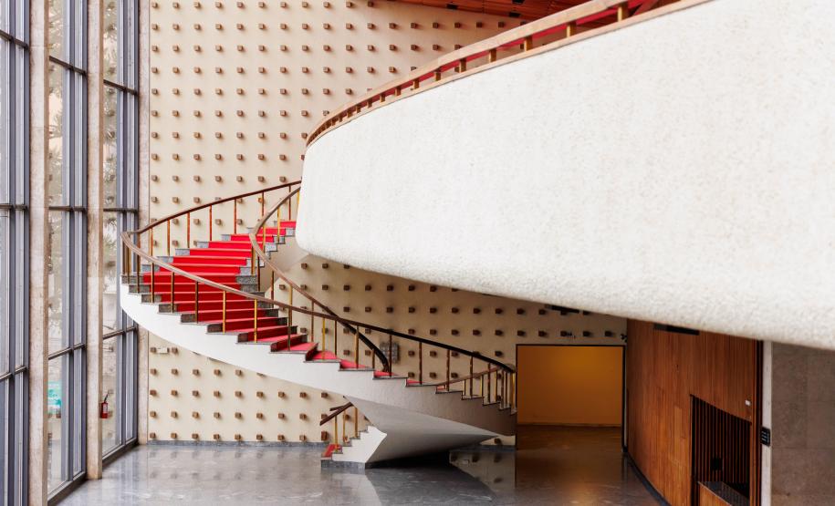 Teatro Guaíra é indicado ao Prêmio Cenym 2025 como melhor casa de espetáculos do Brasil