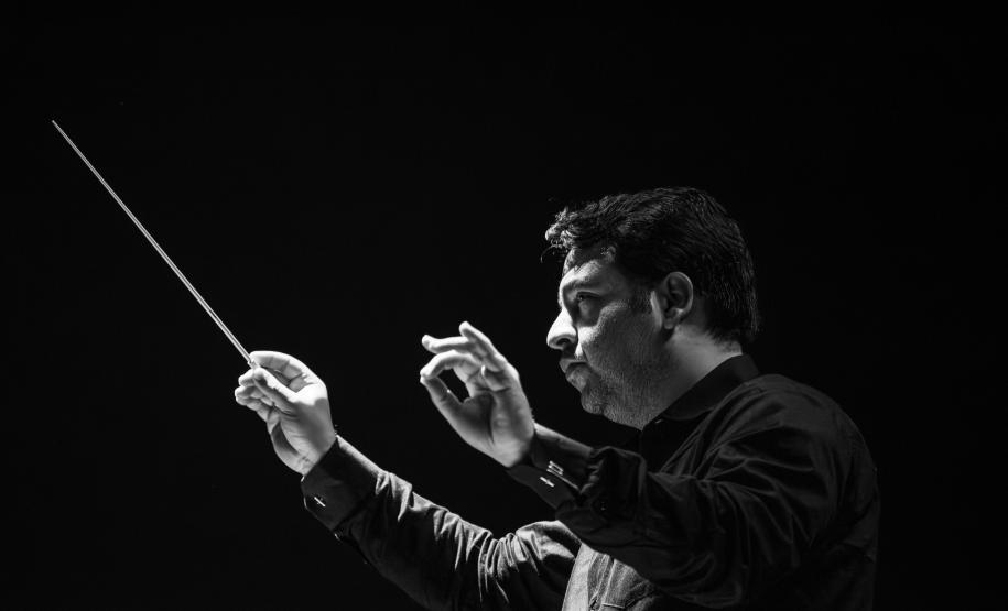 Orquestra Sinfônica do Paraná interpreta obras de Shostakovich e Elgas com convidados no Guairão