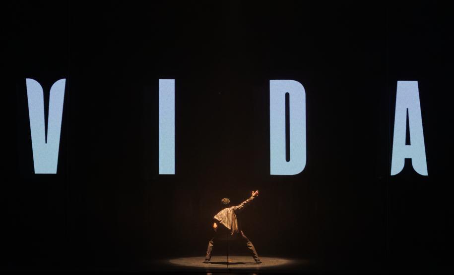 Duas noites de casa cheia marcam sucesso de V.I.C.A. e Stol no Guairinha