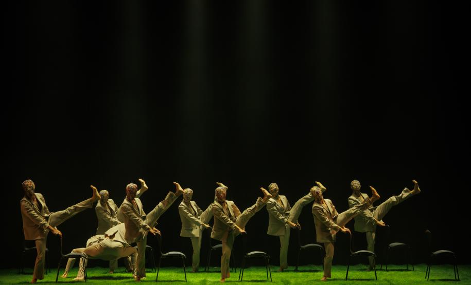 Duas noites de casa cheia marcam sucesso de V.I.C.A. e Stol no Guairinha