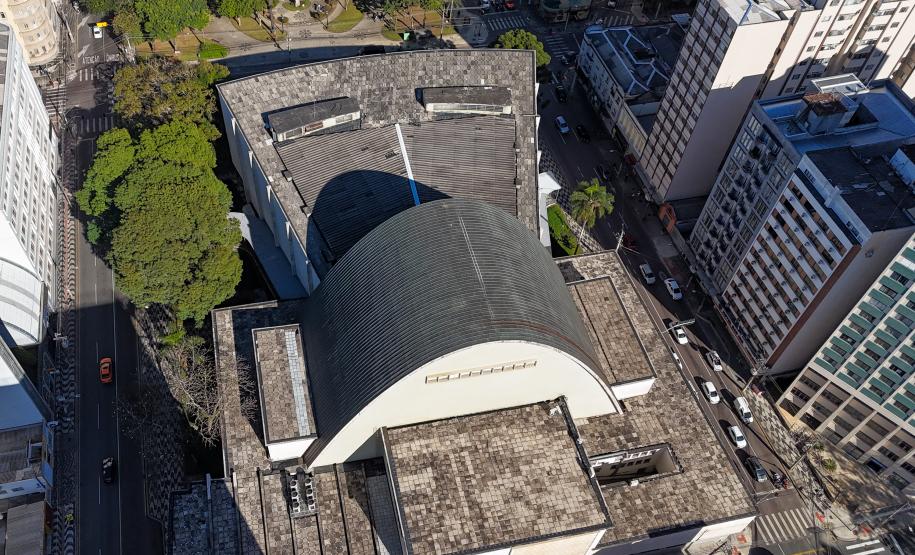 Entrega da reforma do telhado do Teatro Guaíra / parceria da AUDI - Apresentação de Ballet para 600 crianças de escolas públicas.