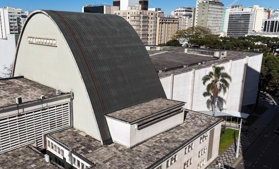 Entrega da reforma do telhado do Teatro Guaíra / parceria da AUDI - Apresentação de Ballet para 600 crianças de escolas públicas.