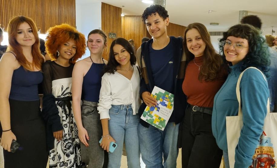 Balé Teatro Guaíra emociona plateia lotada na abertura do Festival de Dança de Londrina