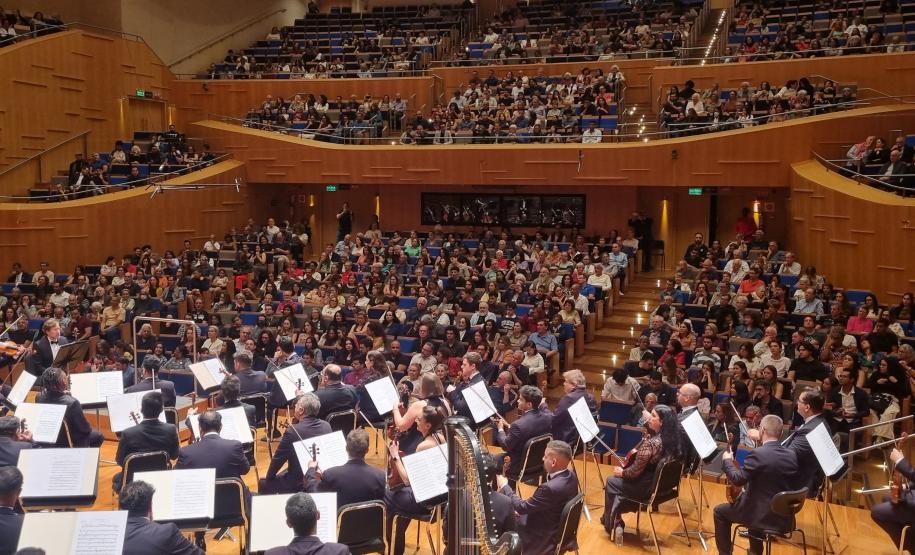 Orquestra Sinfônica do Paraná reúne mil pessoas em concerto inédito em Belo Horizonte