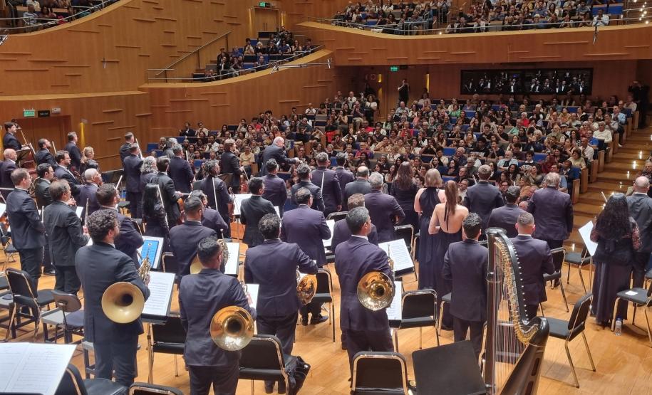 Orquestra Sinfônica do Paraná reúne mil pessoas em concerto inédito em Belo Horizonte