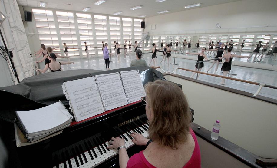 Élisabeth Platel, diretora da Escola da Ópera de Paris, ministra masterclasses na EDTG