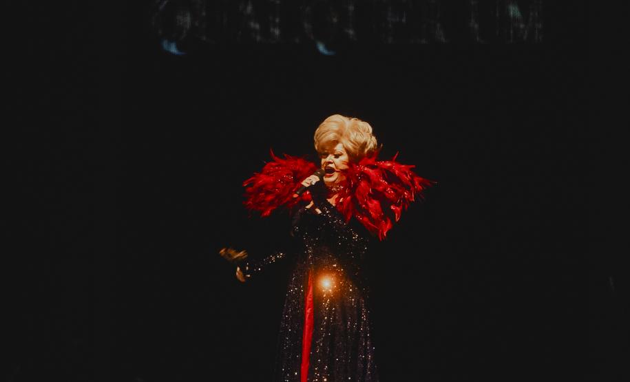 ‘Ser Mulher Não é Para Qualquer Um": Nany People celebra seus 60 anos em espetáculo no Guairinha