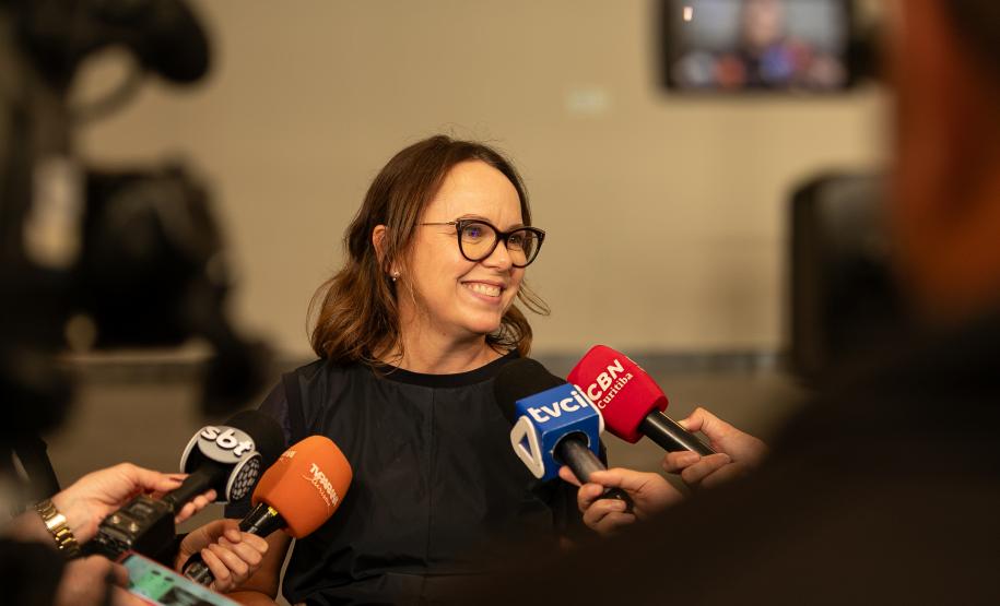 Entrega da reforma do telhado do Teatro Guaíra / parceria da AUDI - Apresentação de Ballet para 600 crianças de escolas públicas.