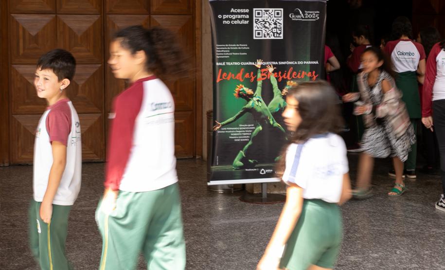 Entrega da reforma do telhado do Teatro Guaíra / parceria da AUDI - Apresentação de Ballet para 600 crianças de escolas públicas.