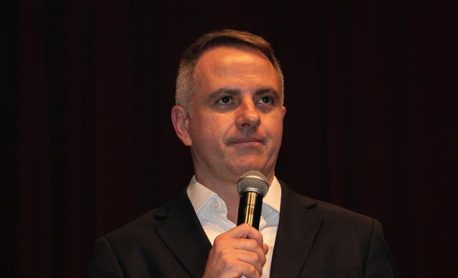 Entrega da reforma do telhado do Teatro Guaíra / parceria da AUDI - Apresentação de Ballet para 600 crianças de escolas públicas.