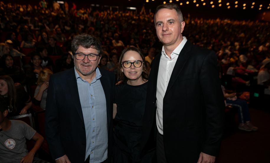 Entrega da reforma do telhado do Teatro Guaíra / parceria da AUDI - Apresentação de Ballet para 600 crianças de escolas públicas.