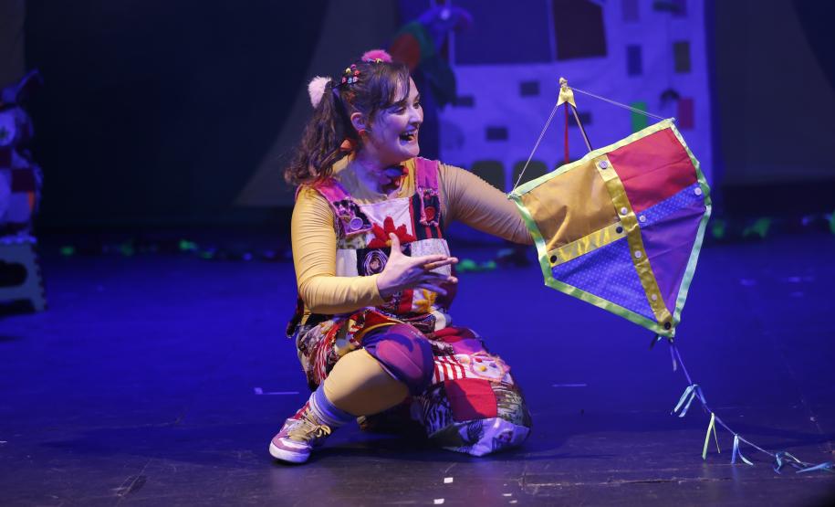 "Se Essa Rua Fosse Minha": Espetáculo premiado chega ao Guairinha no mês das crianças