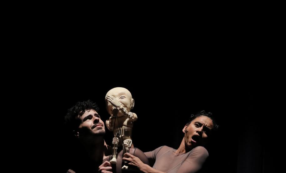 Balé Teatro Guaíra emociona plateia lotada na abertura do Festival de Dança de Londrina