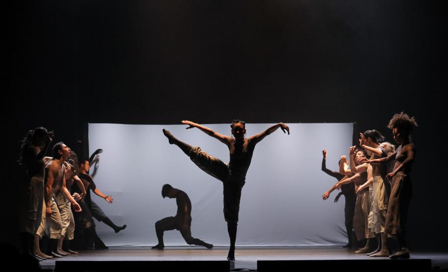 Balé Teatro Guaíra apresenta espetáculo que concorre a prêmio nacional em novembro, no Guairão