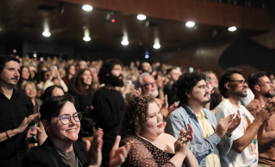 Balé Teatro Guaíra emociona plateia lotada na abertura do Festival de Dança de Londrina