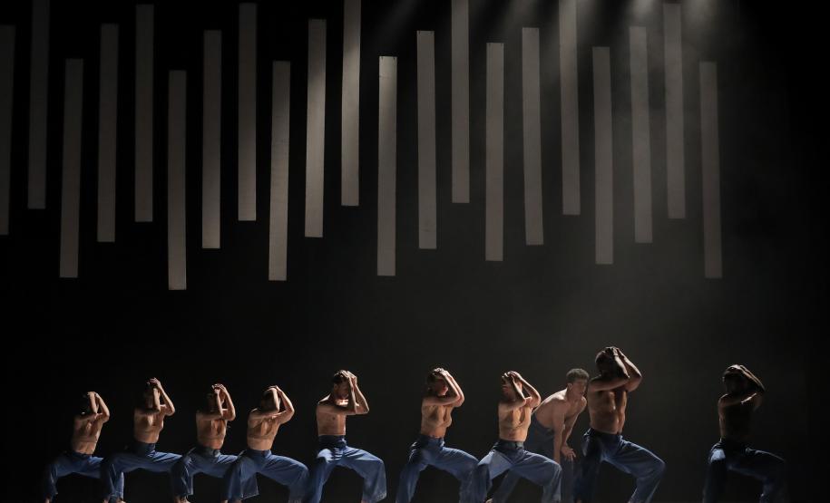 Balé Teatro Guaíra emociona plateia lotada na abertura do Festival de Dança de Londrina