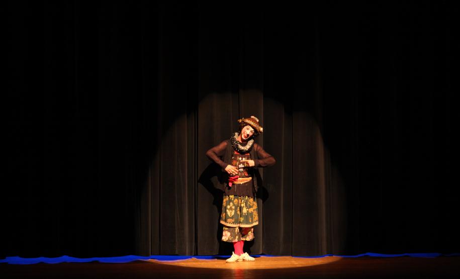 G2 Cia de Dança emociona público e aproxima idosos do universo artístico em Londrina