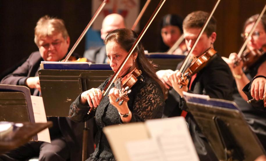 Orquestra Sinfônica do Paraná abre o Festival de Música de Maringá e encanta o público