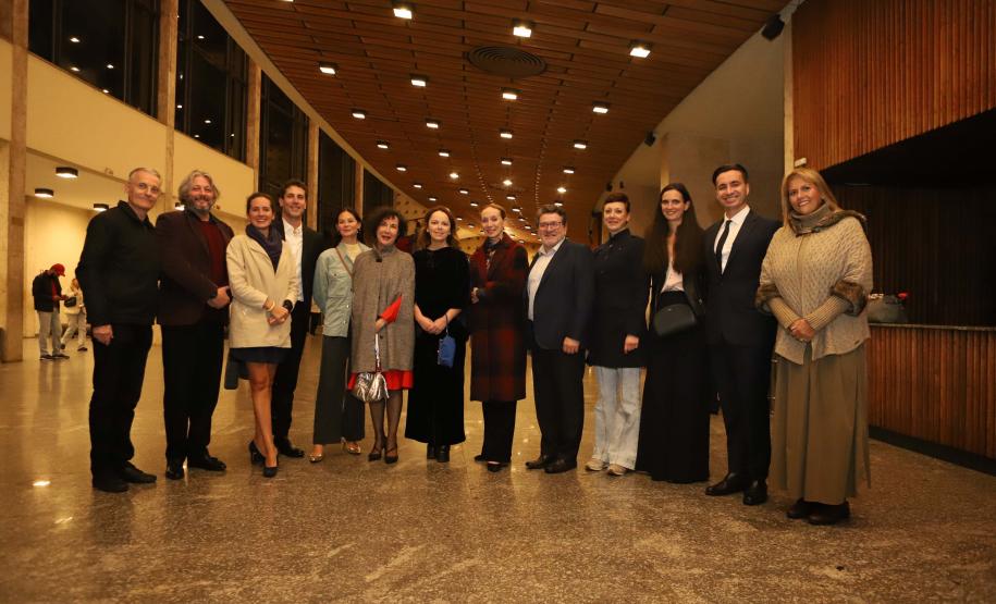 Concerto com Ópera de Paris e Orquestra Sinfônica do Paraná emocionou o público que lotou o auditório Bento Munhoz da Rocha Neto na noite desta quarta-feira (08).