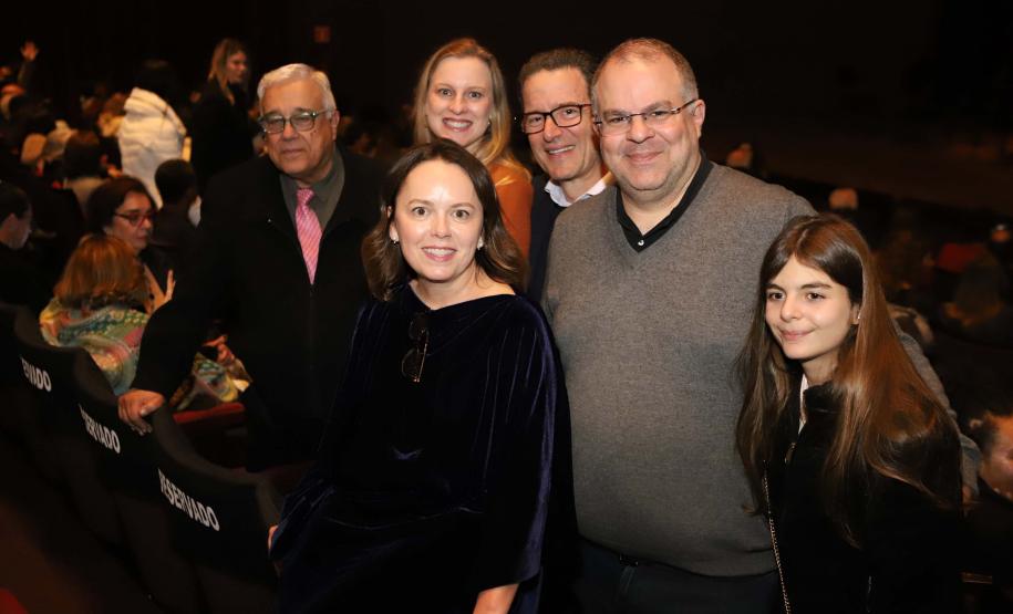 Concerto com Ópera de Paris e Orquestra Sinfônica do Paraná emocionou o público que lotou o auditório Bento Munhoz da Rocha Neto na noite desta quarta-feira (08).