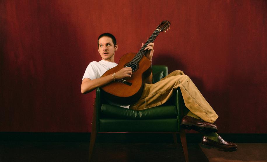 “Beleza. Mas agora a gente faz o que com isso?”: Rubel apresenta dois shows da turnê no Guairinha